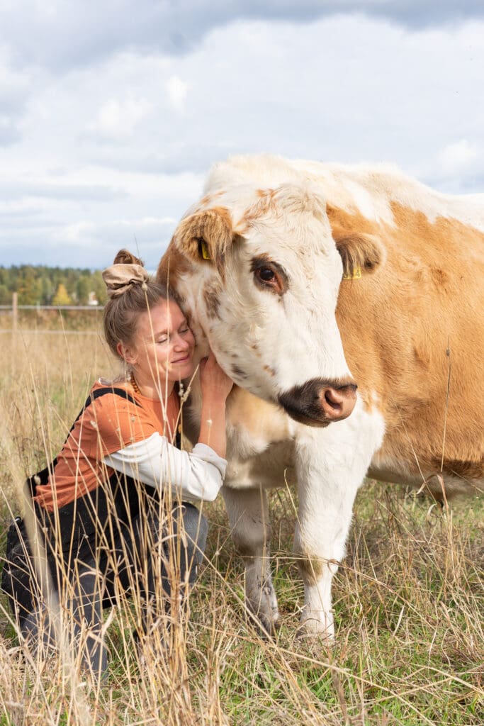 Amanda Pilke ja Nunnu-lehmä